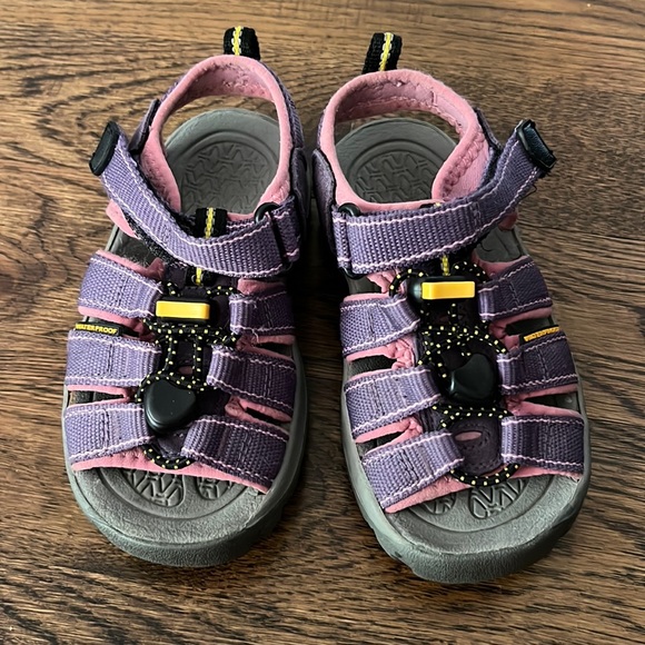 Open toe keens! Purple, size 10! - Picture 1 of 3